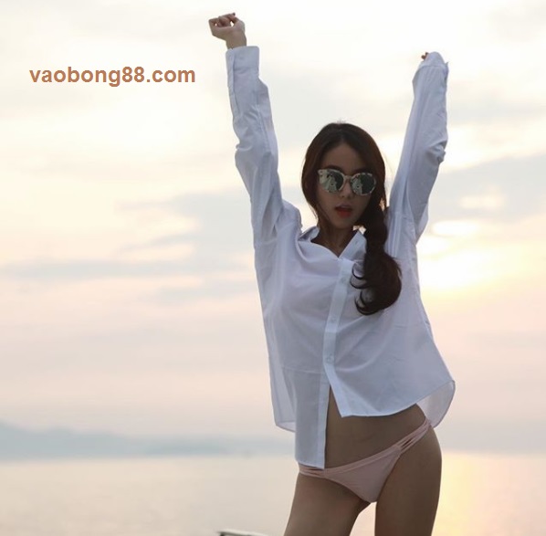 Yoshi Rinrada Thurapan sexy