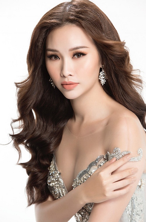 dung-hinh-vi-ve-dep-nong-bong-cua-nguoi-dep-thanh-trang-5