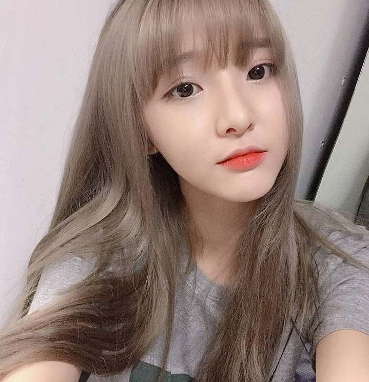 Hot girl Thái Lan Nene hát Em Gái Mưa bằng tiếng Việt