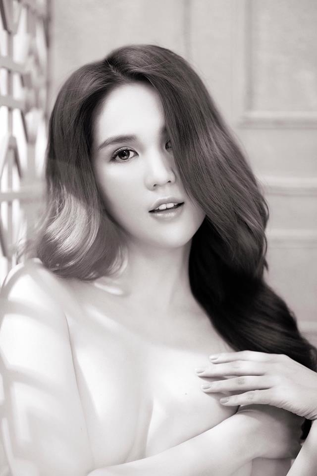 nu-hoang-noi-y-ngoc-trinh-khieu-goi-trong-bo-anh-nude-100-6