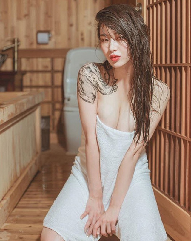 nu-mc-sieu-vong-mot-khien-dan-mang-chao-dao-ê