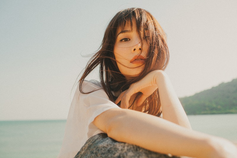 diem-my-9x-tu-tin-khoe-het-co-the-qua-vay-xuyen-thau-1 (8)