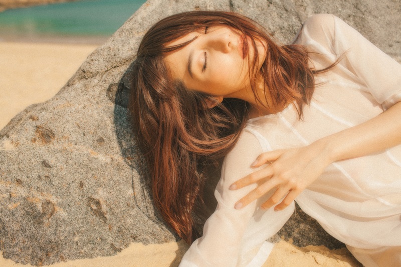 diem-my-9x-tu-tin-khoe-het-co-the-qua-vay-xuyen-thau-1 (9)