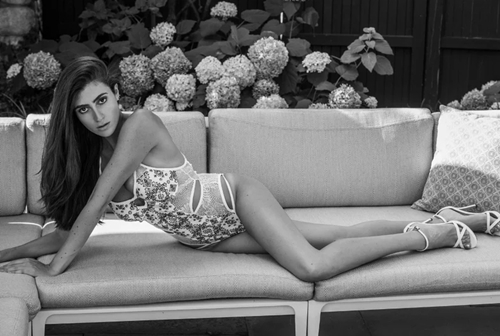 my-nhan-Meagan-Brody -ngay-cang-goi-cam-nho-chuyen-ay7