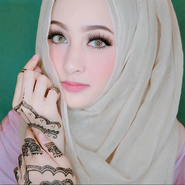 ngat-ngay-vi-nang-hot-girl-hoi-giao-qua-xinh-dep-Saira-Wongsuwan (1)