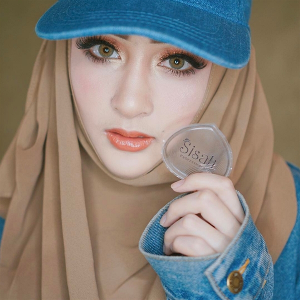 ngat-ngay-vi-nang-hot-girl-hoi-giao-qua-xinh-dep-Saira-Wongsuwan (10)