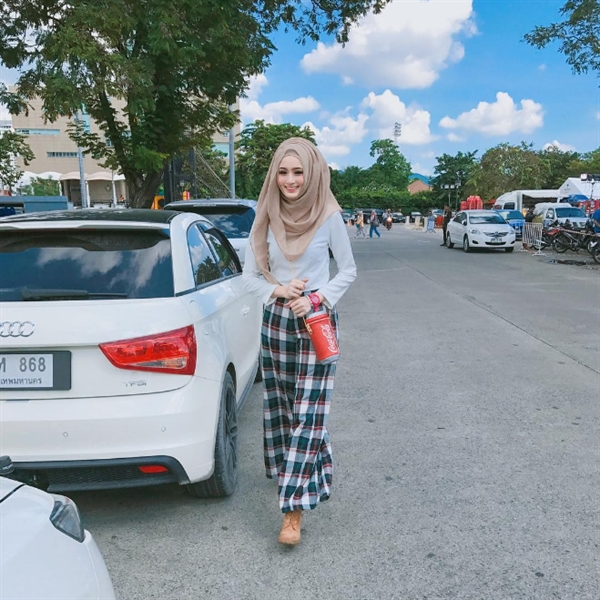 ngat-ngay-vi-nang-hot-girl-hoi-giao-qua-xinh-dep-Saira-Wongsuwan (4)