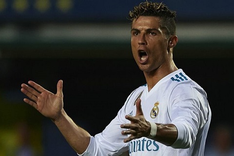 that-vong-m-u-ronaldo-danh-o-lai-real-2