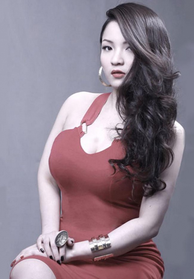 thuy-top-my-nhan-co-vong-mot-khung-trong-showbiz-viet-3