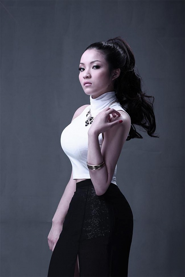 thuy-top-my-nhan-co-vong-mot-khung-trong-showbiz-viet-6