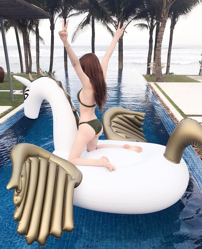 xit-mau-mui-vi-ve-dep-boc-lua-cua-hoa-hau-jolie-nguyen-3