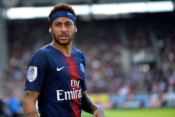 neymar-bi-tuoc-bang-thu-quan-vi-thai-do-vo-ky-luat-2