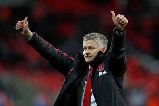 nguoi-cu-keu-goi-m-u-kien-nhan-voi-solskjaer-2