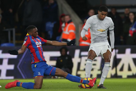 m-u-tiep-tuc-nang-gia-danh-cho-wan-bissaka-2