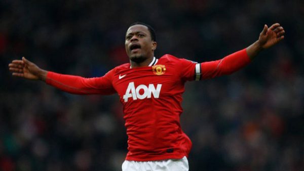 patrice-evra-quay-lai-san-old-trafford-voi-vai-tro-moi-1